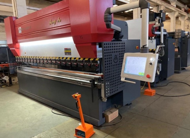 智能而彎，馭效而成：豐科機械數(shù)控折彎機助力精密鈑金加工領(lǐng)域? 